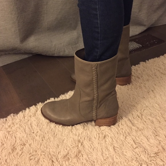 Banana Republic Leather Mid Calf Boots 7.5M Olive