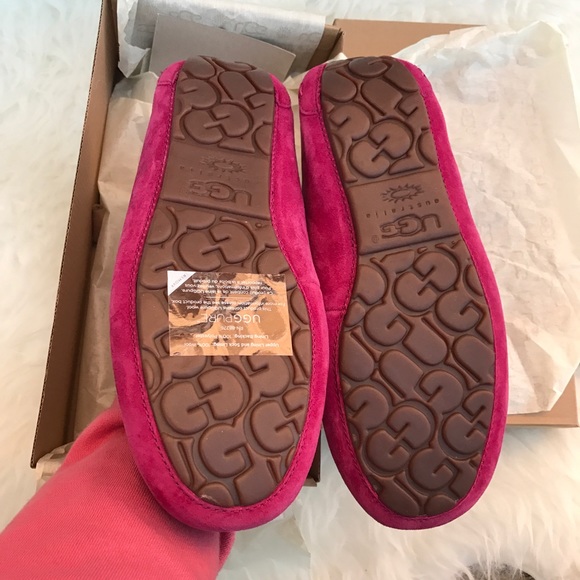 UGG water resistant lonely hearts moccasins sz 6 - Picture 3 of 4