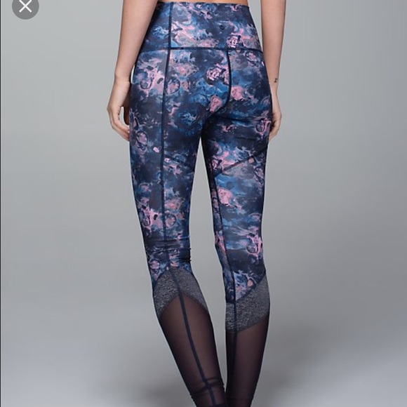 Lululemon Roll Down If You're Lucky/ luxtreme 4