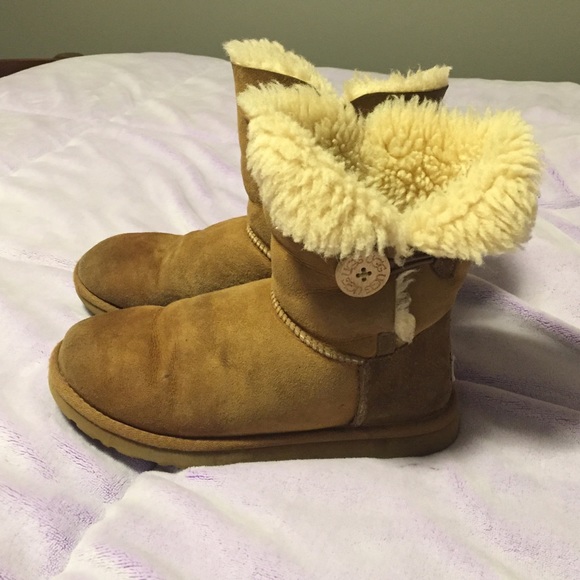 Size 6 Ugg boots