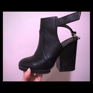 Black Forever 21 Booties