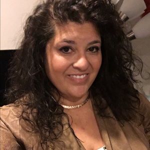 Meet your Posher, Gina