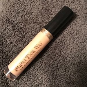 Too Faced Born This Way Concealer