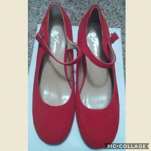 Red Velvet Wedge by Forever size 8.5