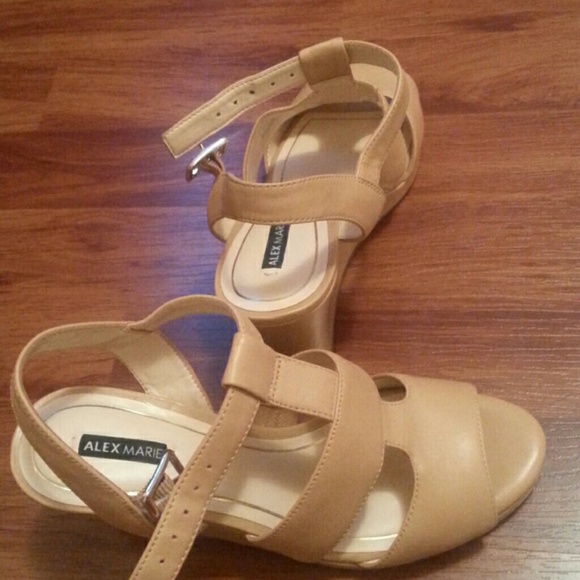 Shoes - Picture 3 of 6