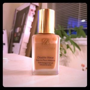 Estee Lauder Double Wear foundation #3C2