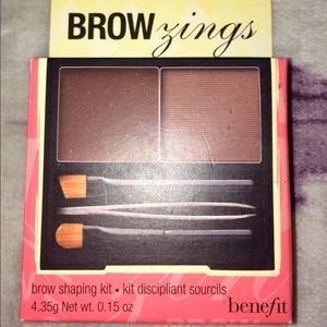 Benefit Brow Zings Shaper Kit in "Light"