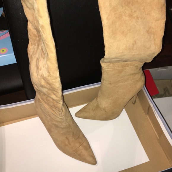 High thigh boots