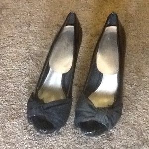 black pumps