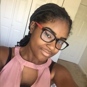 Meet your Posher, Anaya