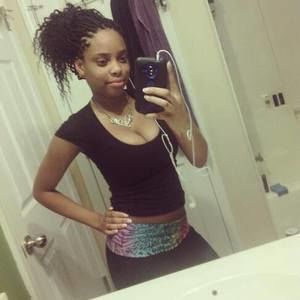 Meet your Posher, Larissaisdaishh