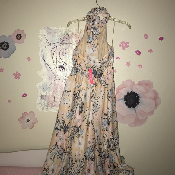 Maxi 👗 - Picture 2 of 2