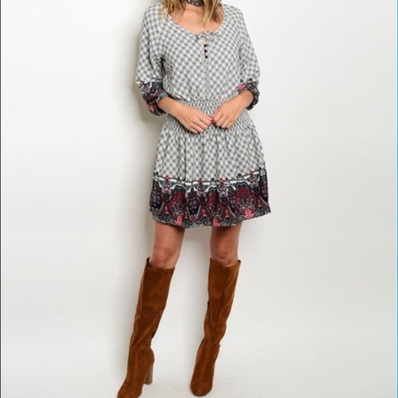 🍂Vintage print peasant dress🍂 - Picture 2 of 3