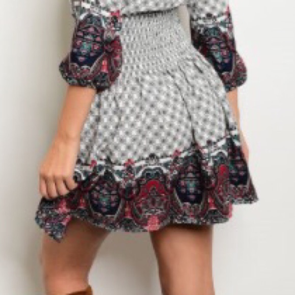 🍂Vintage print peasant dress🍂 - Picture 3 of 3