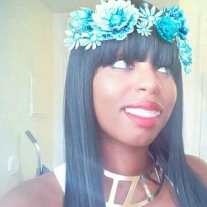 Meet your Posher, Janeqa