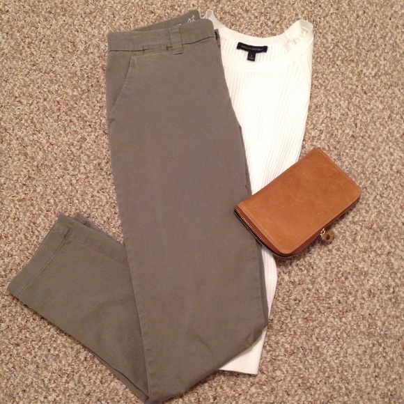 GAP Chinos