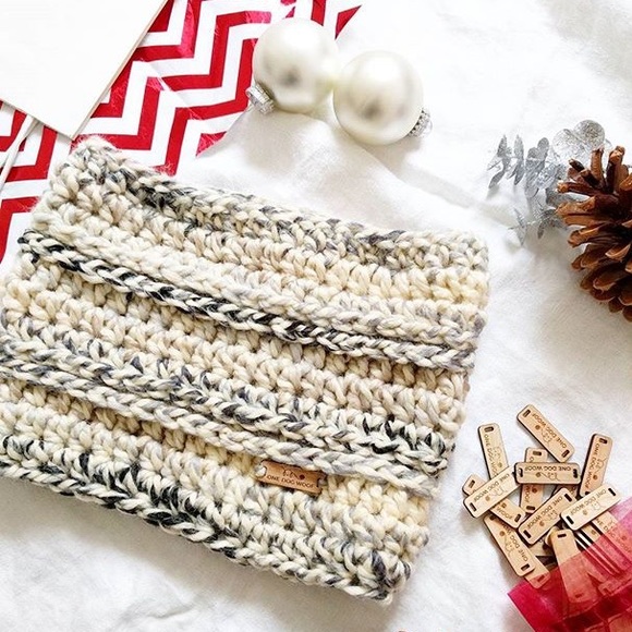 ✨SALE✨Textured cowl