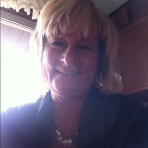 Meet your Posher, Laurie