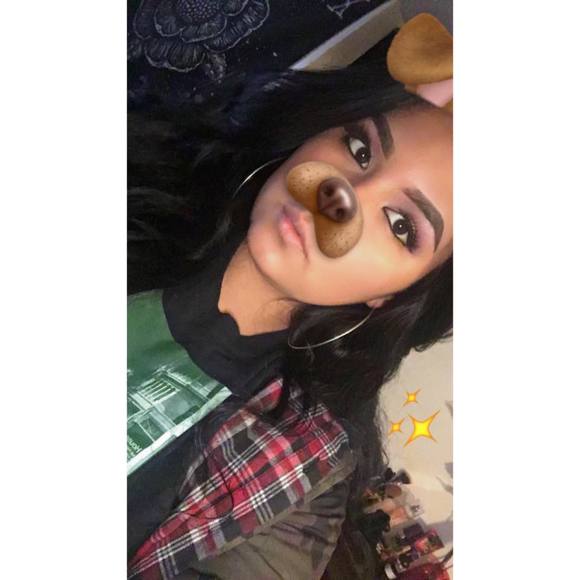 Meet your Posher, Yadi