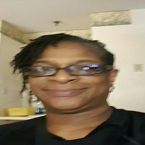 Meet your Posher, Monique