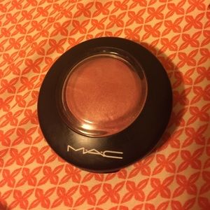 MAC mineralize blush
