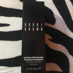Bobbi Brown Luminous Moisturizing Foundation