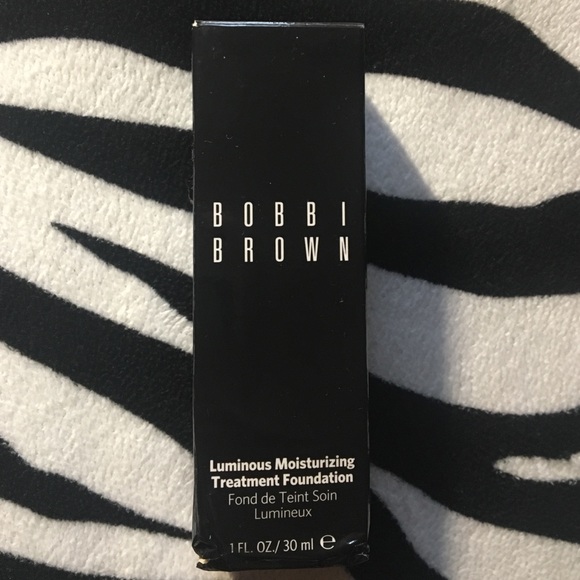 Bobbi Brown Luminous Moisturizing Foundation