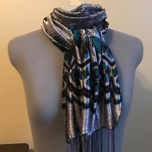 Lovely peacock print silky scarf- like new!