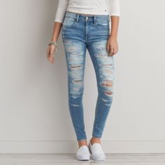 American eagle light wash ripped jeans