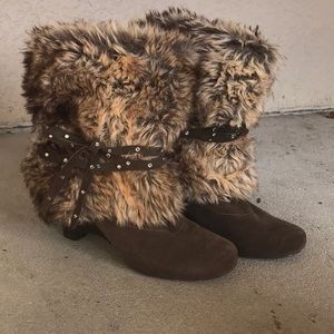 🚫SOLD🚫Naughty Monkey D Lux Faux Fur Boots
