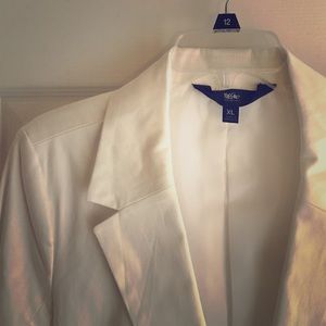 White blazer / suit jacket