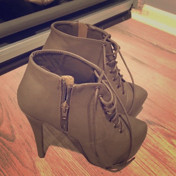 Never worn sexy boots on stiletto heel