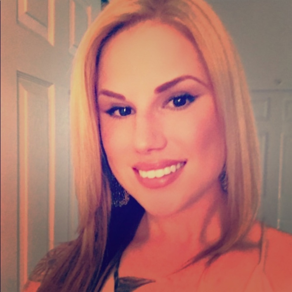 Meet your Posher, Nicole