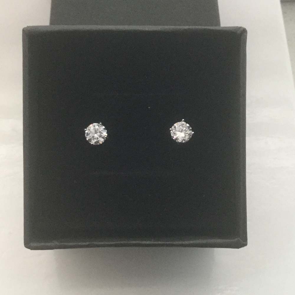 ONE LEFTπ1.0CT Diamond 14K White Gold Studs - Picture 3 of 5