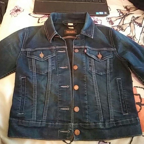 A levi's jean jacket