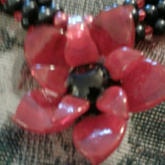Necklace - Picture 2 of 4