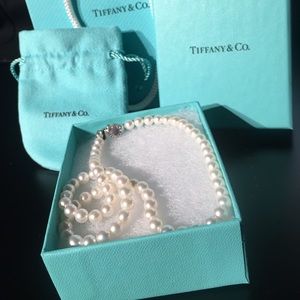 ZIEGFELD COLLECTION
PEARL NECKLACE