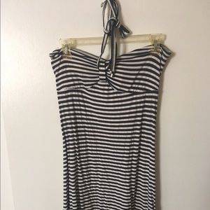 "Strapless" dress with cutout back