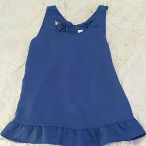 NWOT ruffle tank with bow