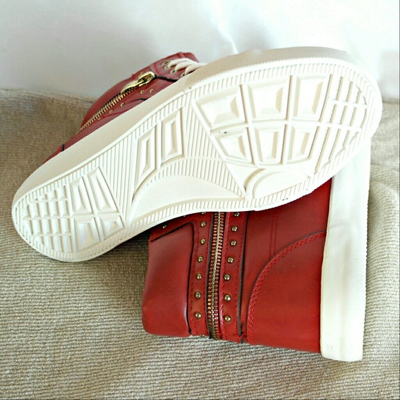 High Top Lace Up Zipper And Grommets Sneakers - Picture 3 of 4