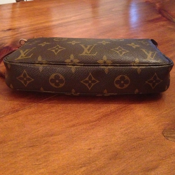 ADDITIONAL pictures of LV