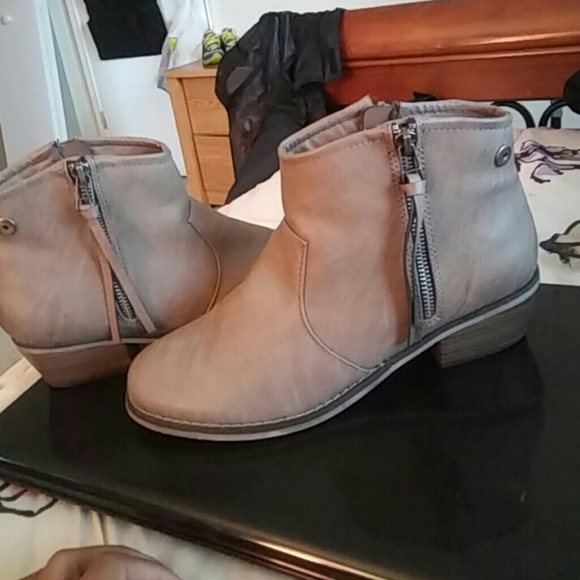 Ankle boots...perfect condition, worn once - Picture 1 of 4