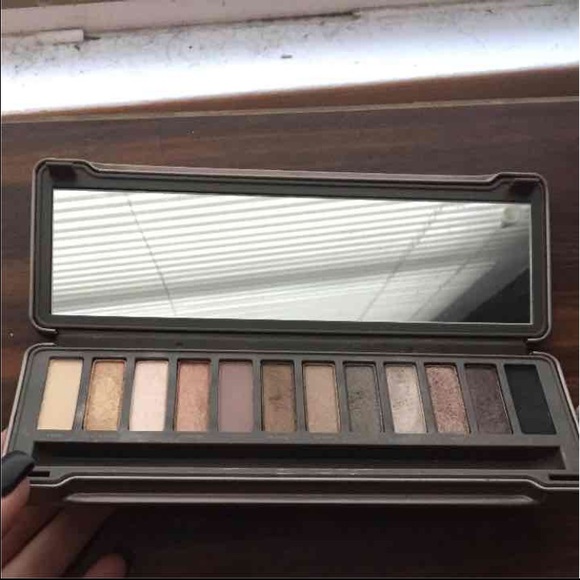 Urban decay naked 2 palette