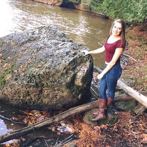 Meet your Posher, Julia