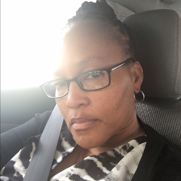 Meet your Posher, Monique - Picture 1 of 1