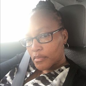 Meet your Posher, Monique