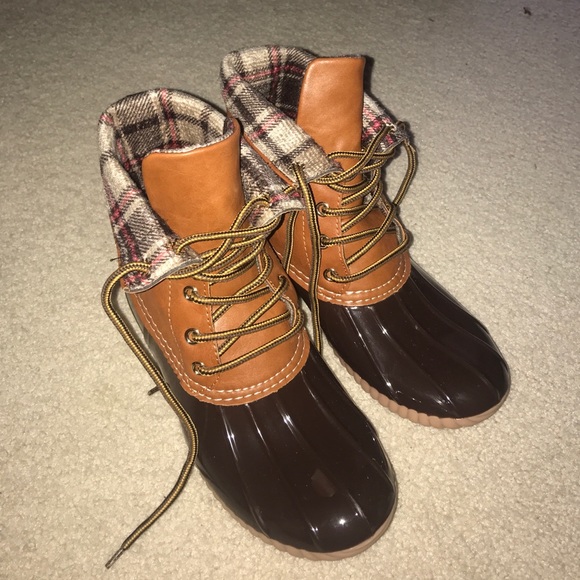 Duck boots