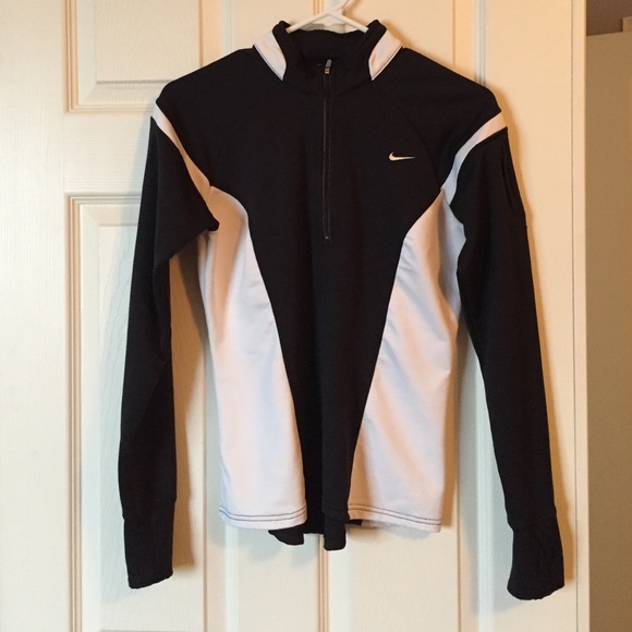 Nike fit dry sport half zip. Fits like a small.
