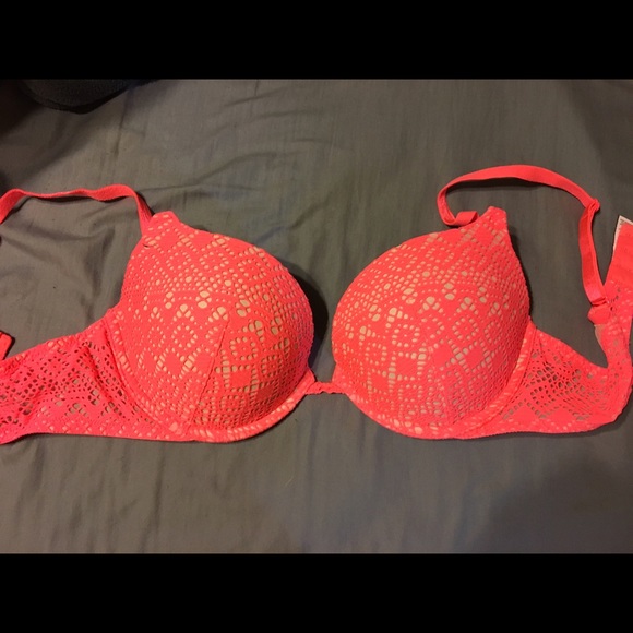 Victoria secret push up bra NWOT