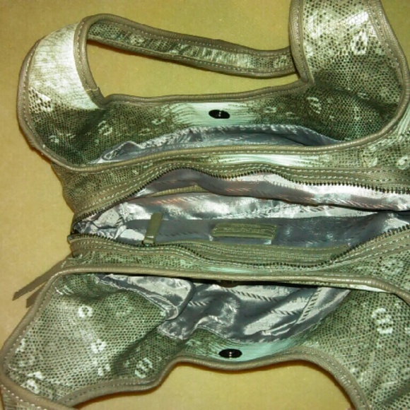 Simply Vera Bag - Picture 3 of 3